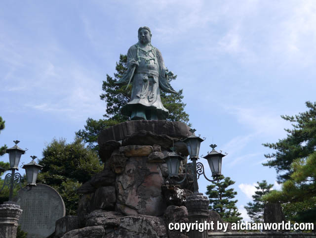 金沢旅行情報：兼六園内の日本武尊像