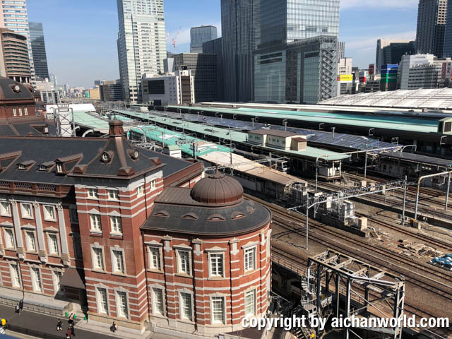 KITTEの屋上から東京駅をみる