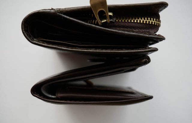 身につけて持つ財布の条件
