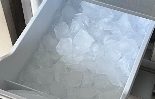 冷蔵庫の氷を作るのが遅い！？製氷速度を速くする裏技