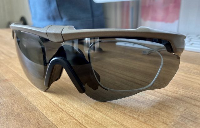メガネ常用者の悩みはサングラスだ！解決策はオーバーグラスかクリップオンサングラスかデュアルタイプ？